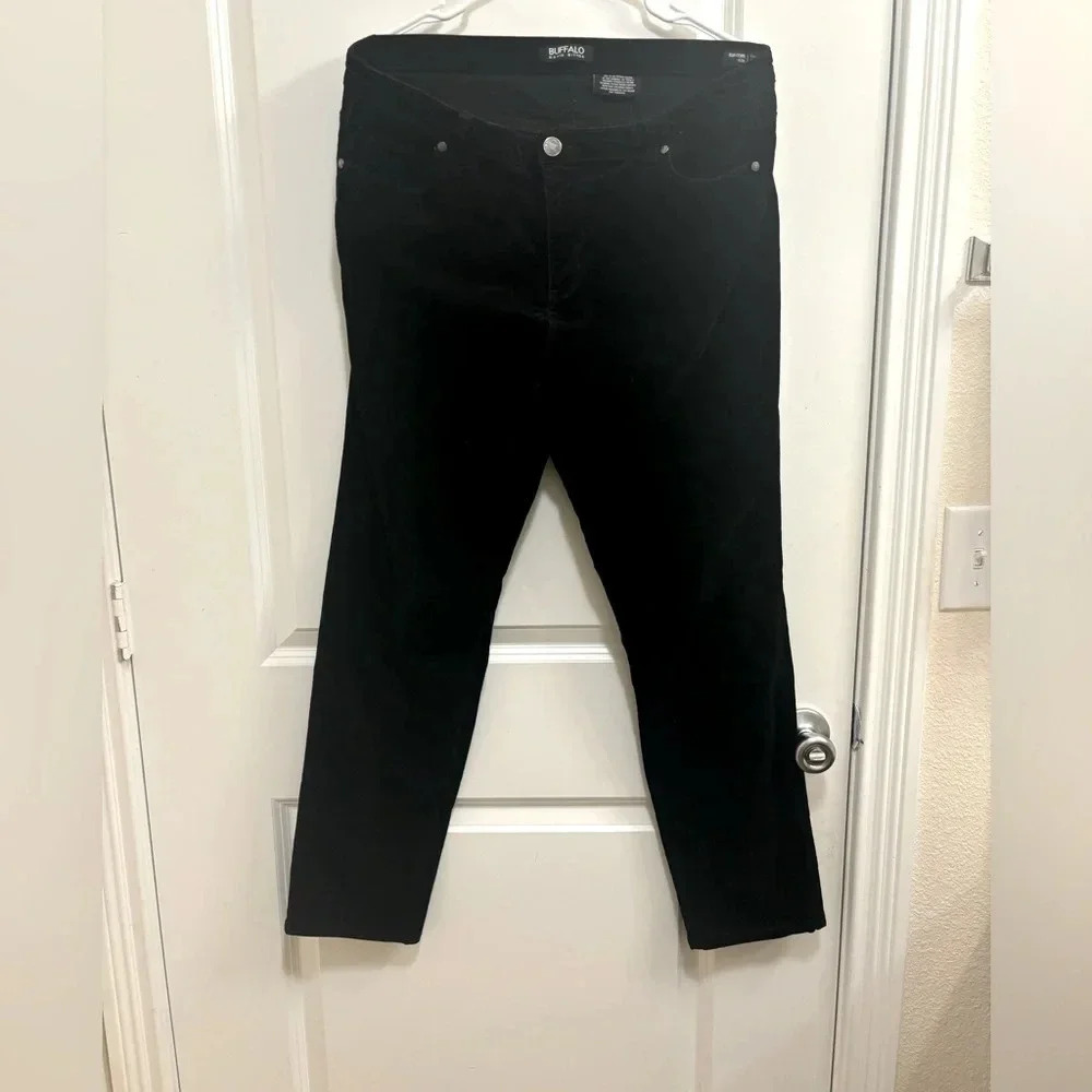 Buffalo David Bitton Women’s Black Corduroy Pants Size 16